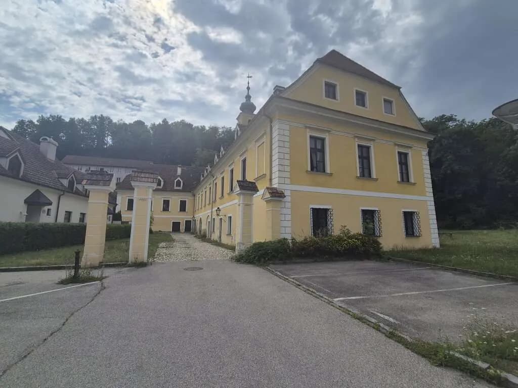 Gewerbeimmobilie kaufen in Krems an der Donau – 2 055 m², € 2.590.000 – Bild 9 von 13