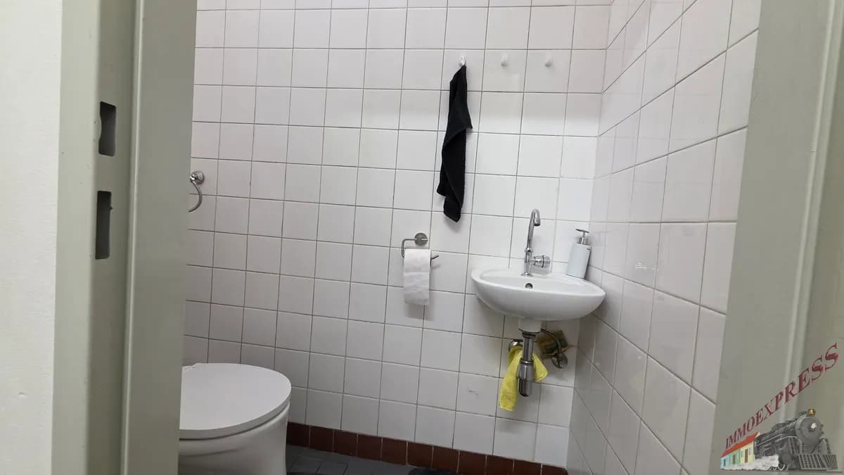 3-Zimmer-Gewerbeimmobilie mieten in Baden – 210 m², € 1.333 – Bild 5 von 11