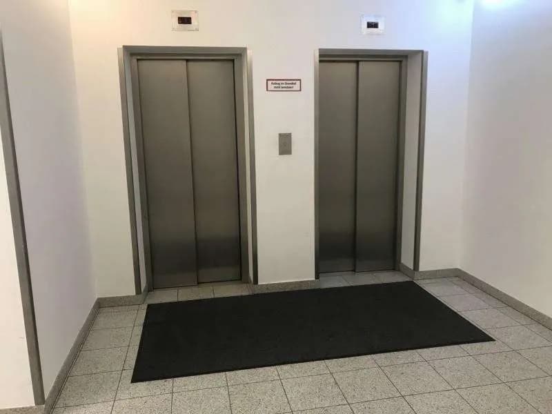 1-Zimmer-Gewerbeimmobilie mieten in Linz – 25 m², € 360 – Bild 2 von 2