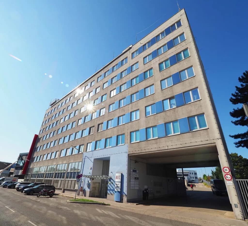 Gewerbeimmobilie mieten in Wien – 806 m², € 23.350