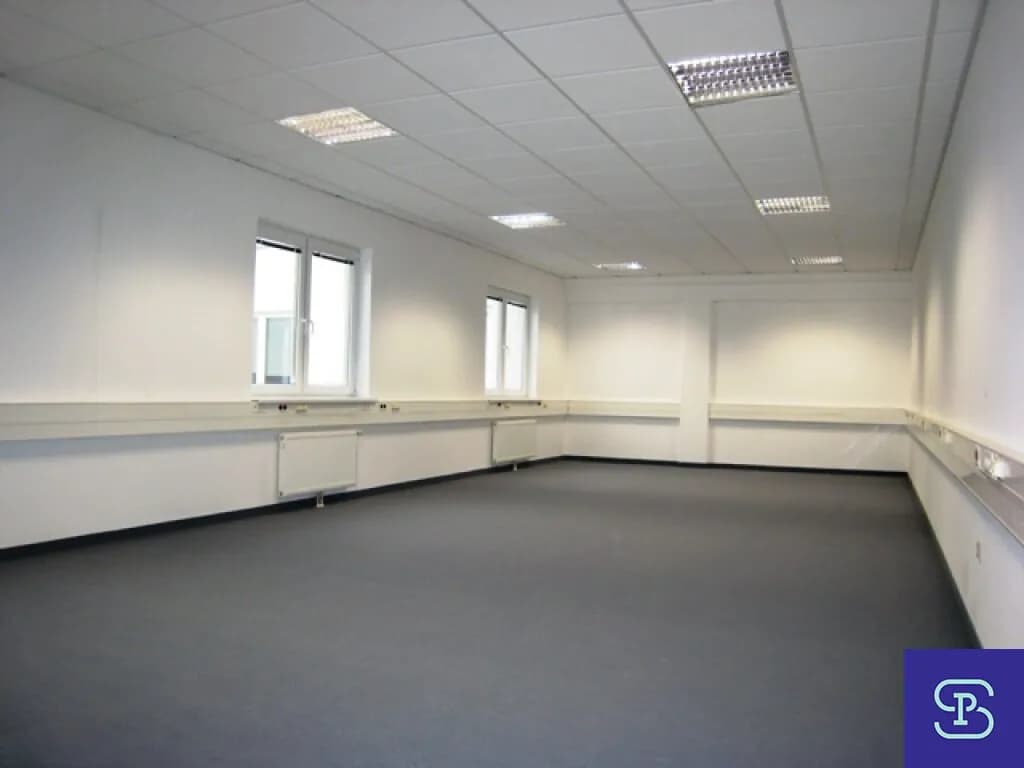 10-Zimmer-Gewerbeimmobilie mieten in Wien – 366 m², € 3.064