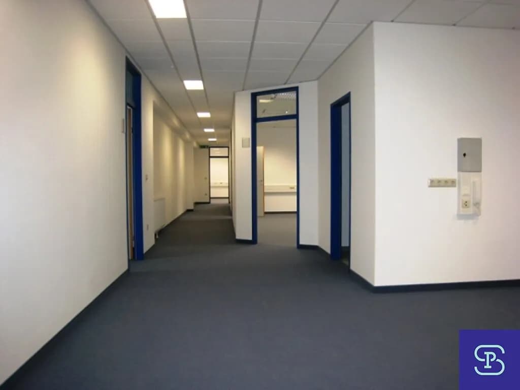 10-Zimmer-Gewerbeimmobilie mieten in Wien – 366 m², € 3.064 – Bild 2 von 7