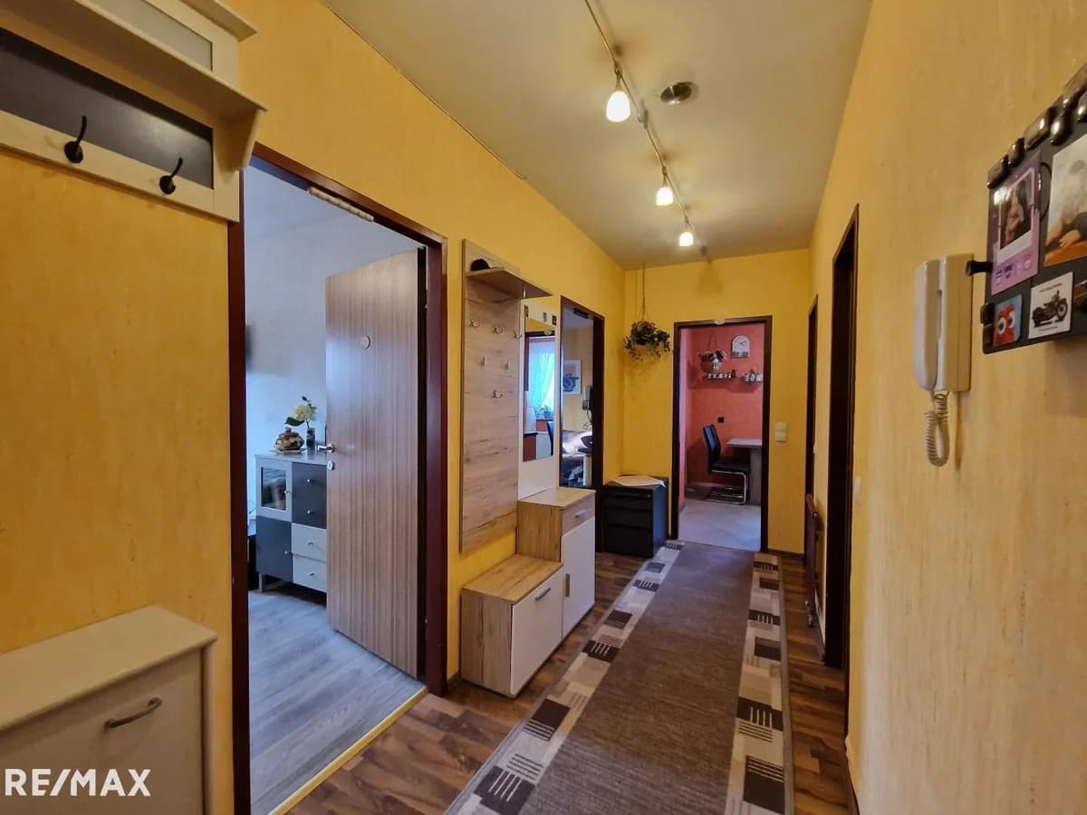 2-Zimmer-Wohnung kaufen in Baden – 60,75 m², € 195.000 – Bild 2 von 13