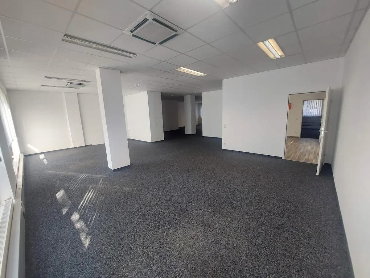 Gewerbeimmobilie mieten in Wels – 175 m², € 2.997