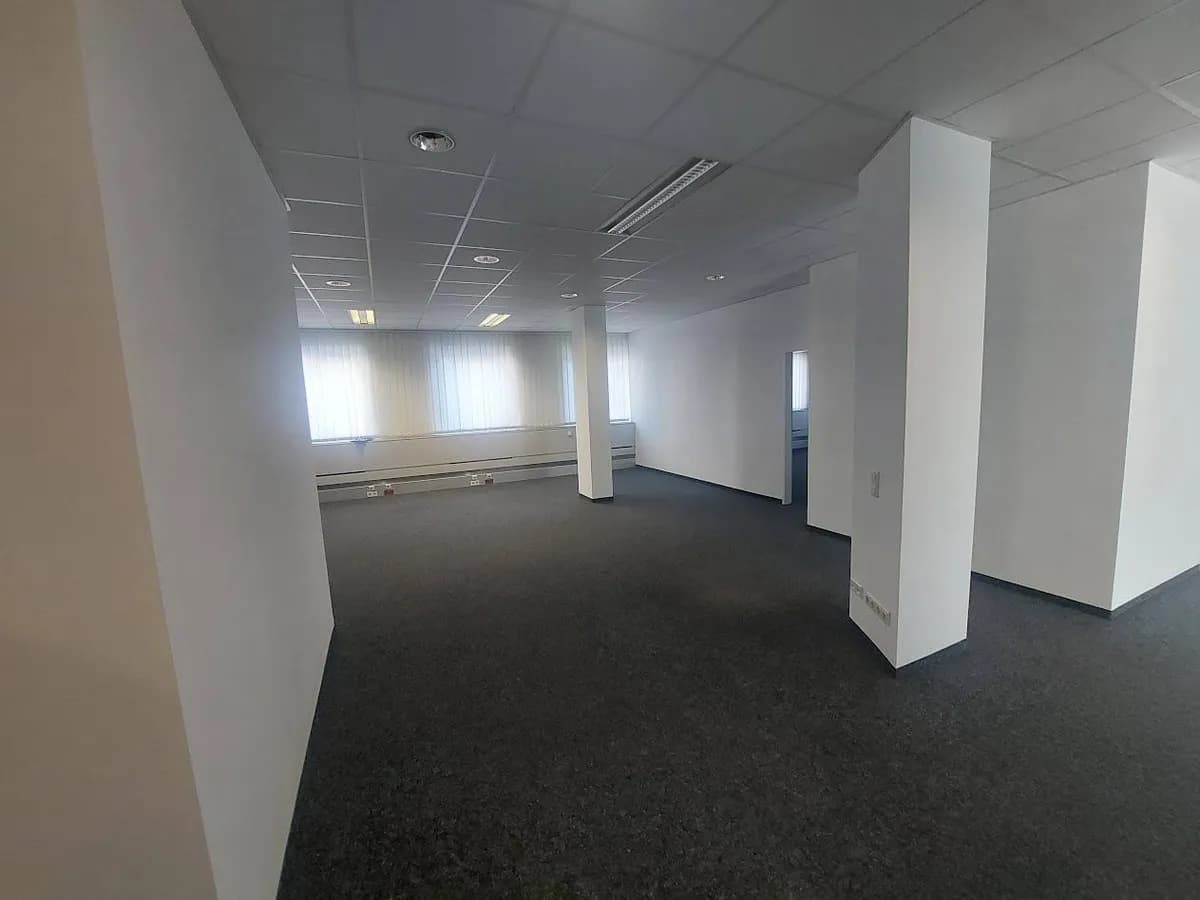Gewerbeimmobilie mieten in Wels – 175 m², € 2.997 – Bild 4 von 12