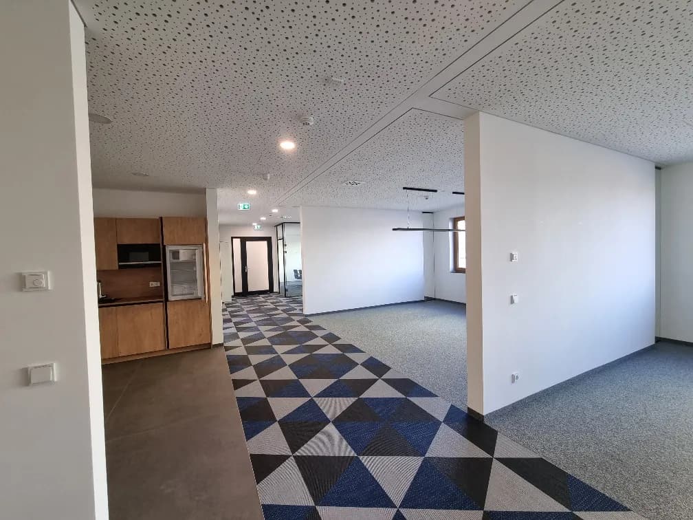 Gewerbeimmobilie mieten in Wels-Land – 351 m², € 13 – Bild 7 von 14
