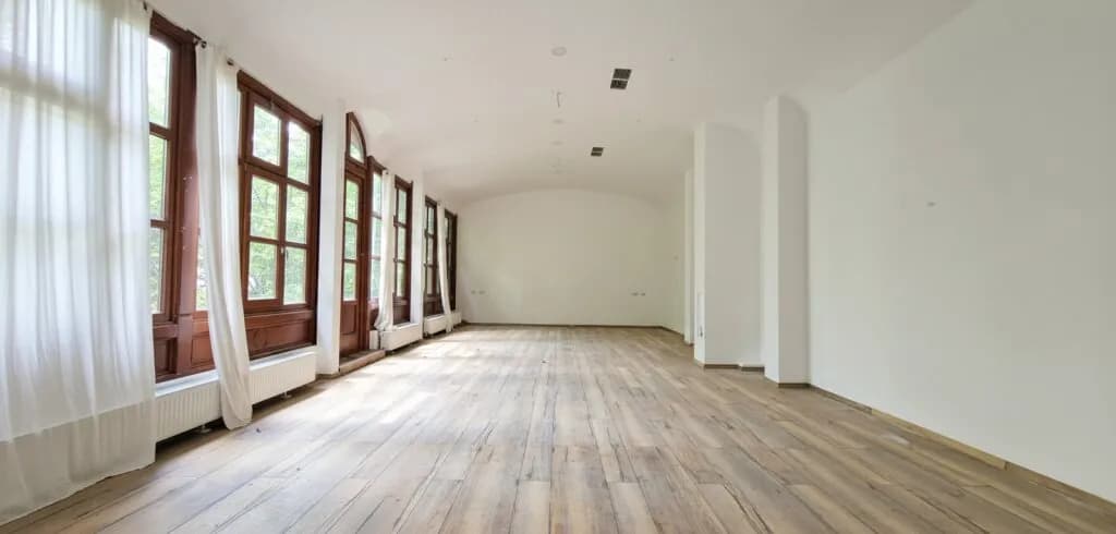 5-Zimmer-Gewerbeimmobilie mieten in Wien – 220 m², € 3.775 – Bild 1 von 11