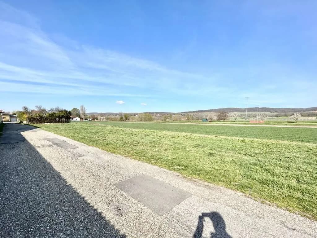 Grundstück kaufen in Neusiedl am See – 331 m², € 99.300 – Bild 2 von 3