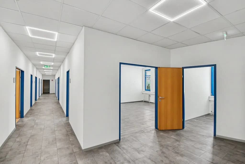 Gewerbeimmobilie mieten in Wien – 926 m², € 12 – Bild 2 von 13