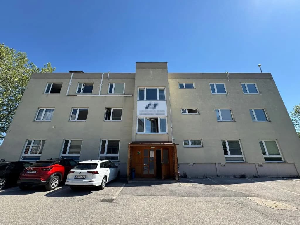 25-Zimmer-Immobilie mieten in Neunkirchen – 1 172 m², € 5.274 – Bild 2 von 13