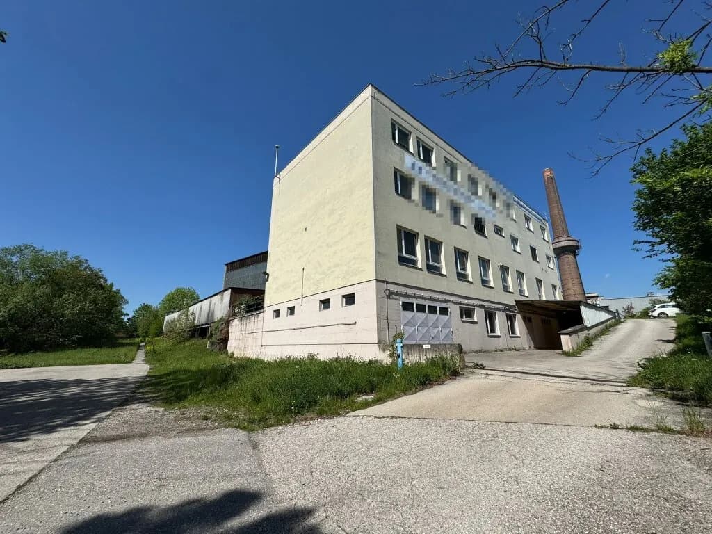25-Zimmer-Immobilie mieten in Neunkirchen – 1 172 m², € 5.274 – Bild 3 von 13