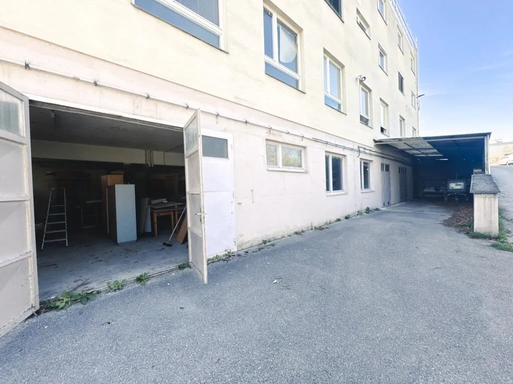 25-Zimmer-Immobilie mieten in Neunkirchen – 1 172 m², € 5.274 – Bild 5 von 13