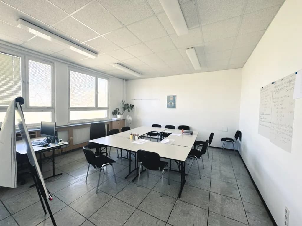 25-Zimmer-Immobilie mieten in Neunkirchen – 1 172 m², € 5.274 – Bild 11 von 13