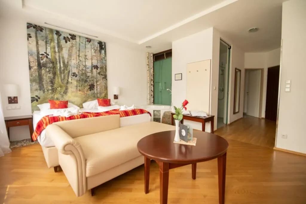 39-Zimmer-Gewerbeimmobilie kaufen in Waidhofen an der Thaya – 2 849 m², € 1.950.000