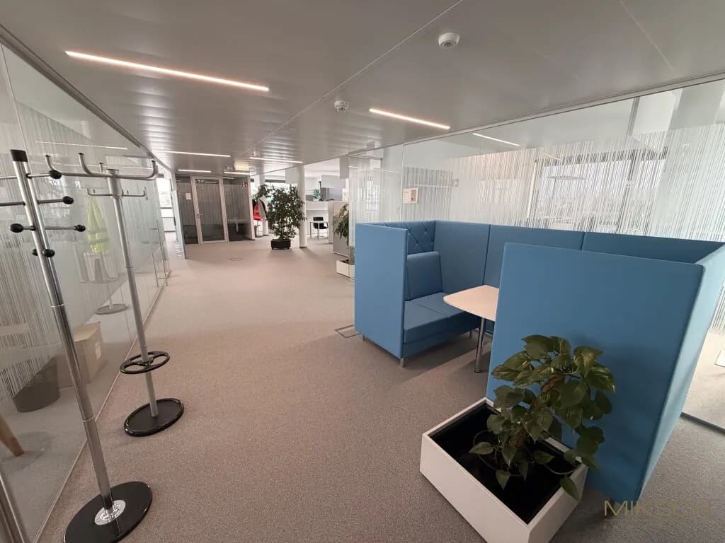Gewerbeimmobilie mieten in Sankt Pölten – 1 700 m², € 16