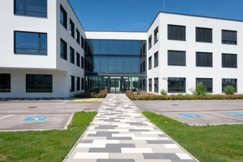 Gewerbeimmobilie mieten in Sankt Pölten – 1 700 m², € 16 – Bild 4 von 17