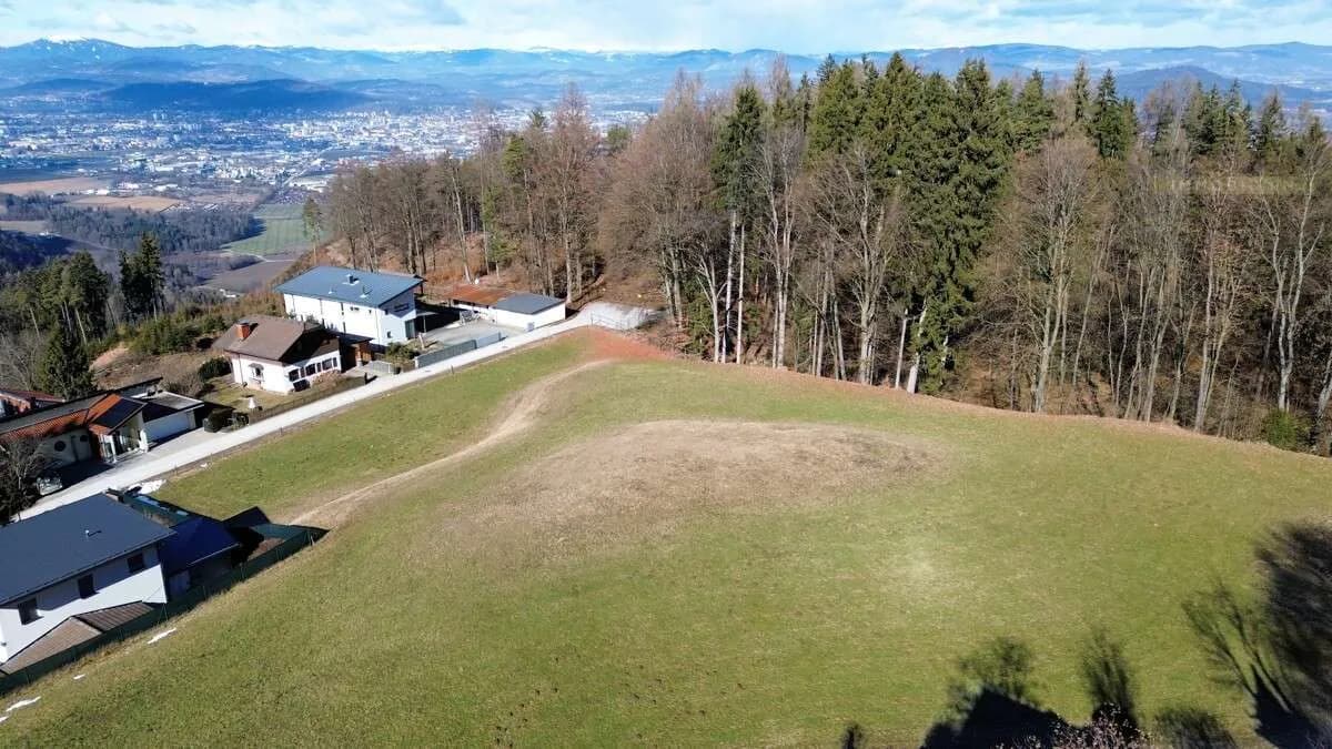 Grundstück kaufen in Klagenfurt Land – 7 686 m², € 798.500 – Bild 3 von 5