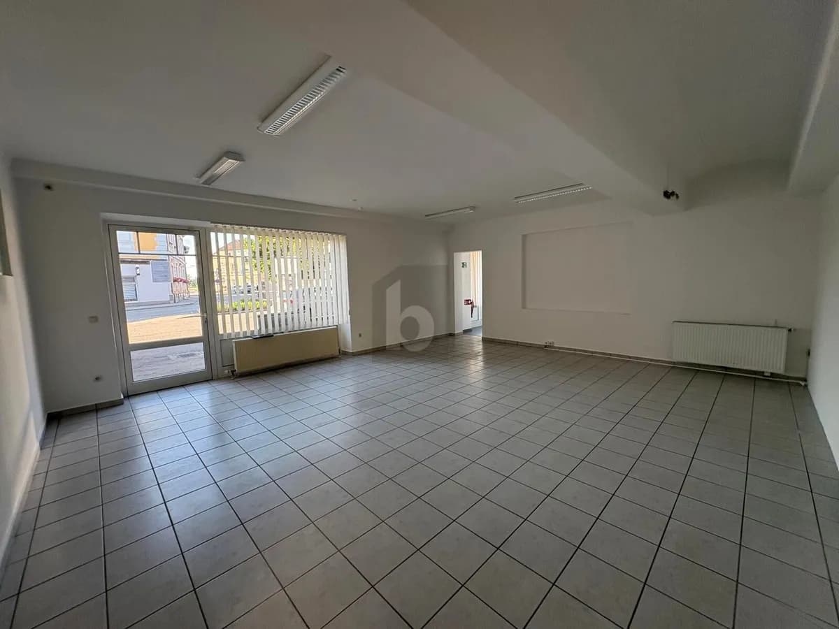 7-Zimmer-Gewerbeimmobilie mieten in Amstetten – 150 m², € 1.690 – Bild 2 von 6