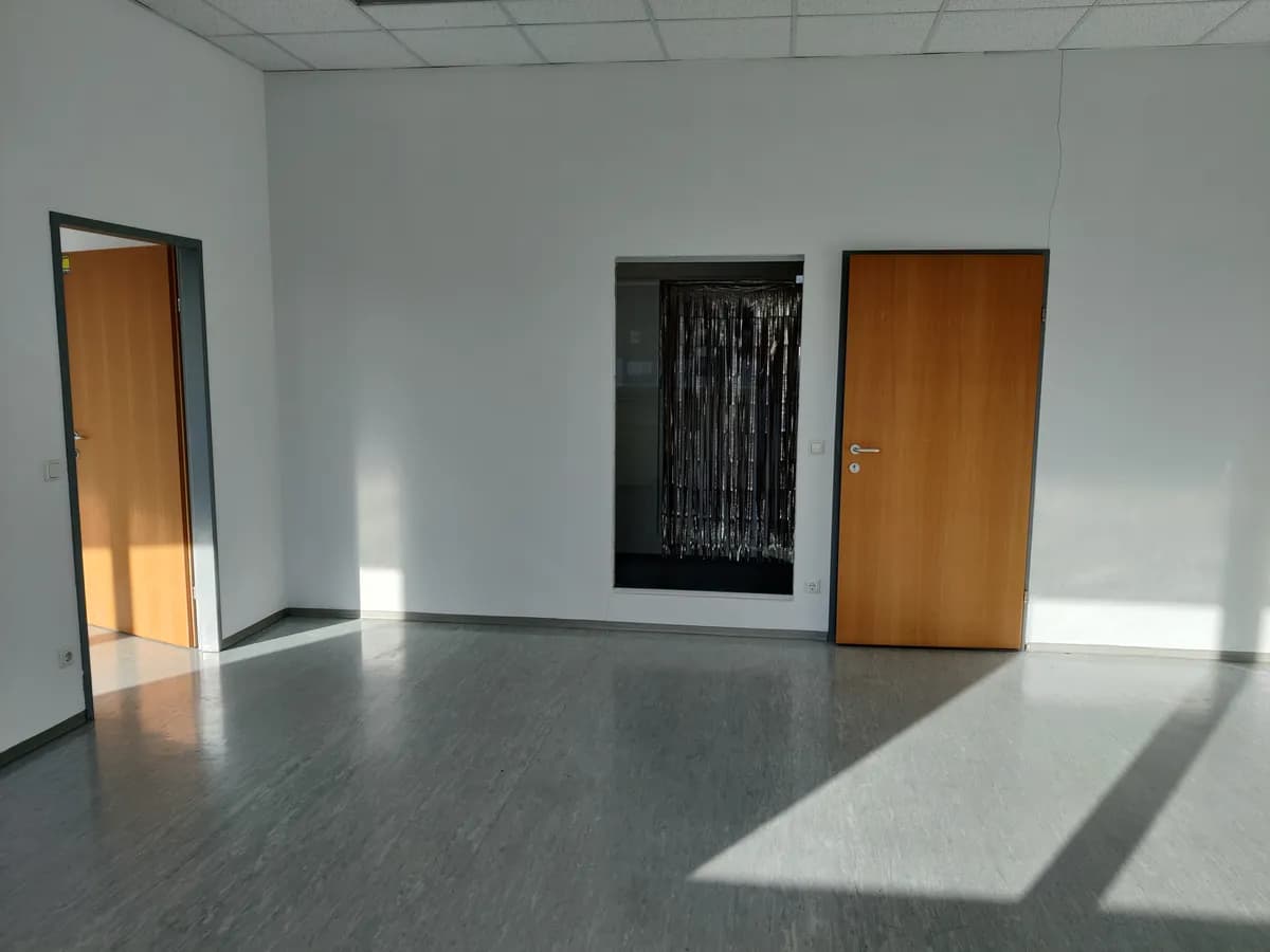 2-Zimmer-Gewerbeimmobilie mieten in Wels – 63 m², € 681
