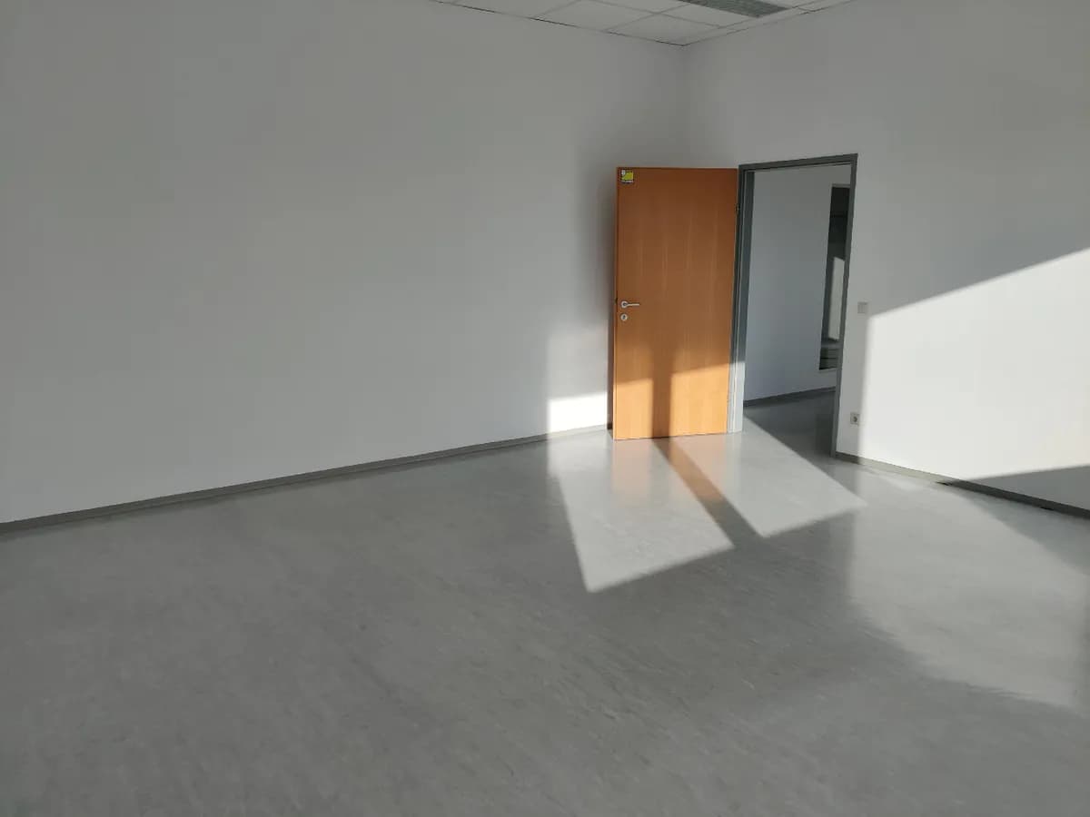 2-Zimmer-Gewerbeimmobilie mieten in Wels – 63 m², € 681 – Bild 5 von 8