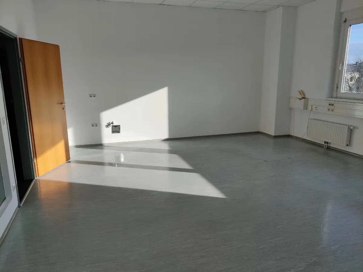 2-Zimmer-Gewerbeimmobilie mieten in Wels – 63 m², € 681 – Bild 6 von 8