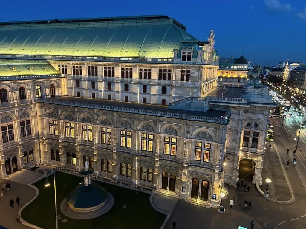 Wohnung mieten in Wien – 129 m², € 5.962