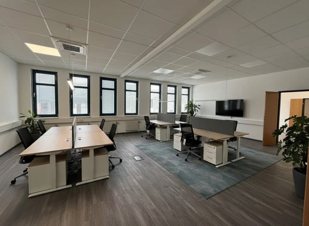 Gewerbeimmobilie mieten in Wien – 377 m², € 5.429