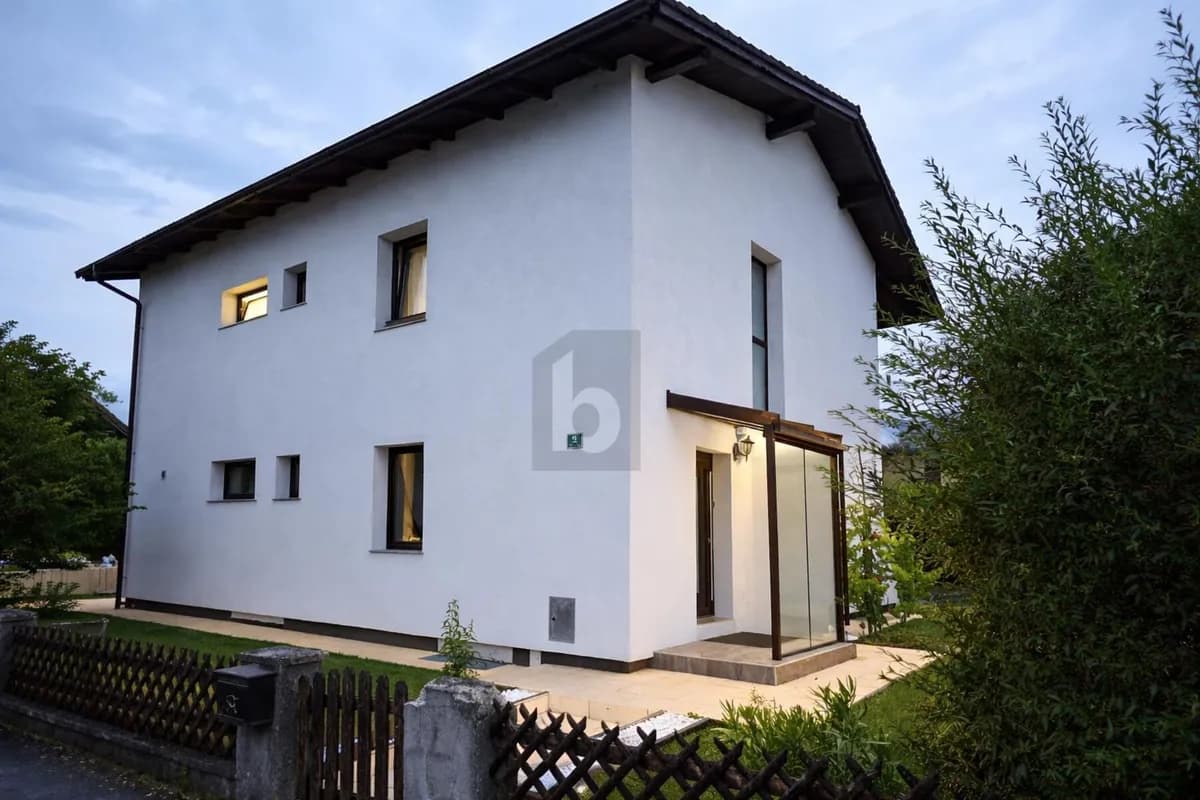 7-Zimmer-Haus kaufen in Amstetten – 170 m², € 449.000 – Bild 1 von 6