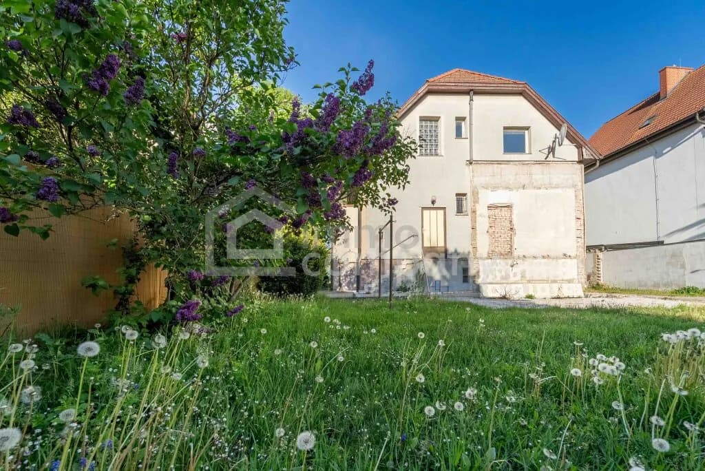 6-Zimmer-Haus kaufen in Wien – 220 m², € 780.000
