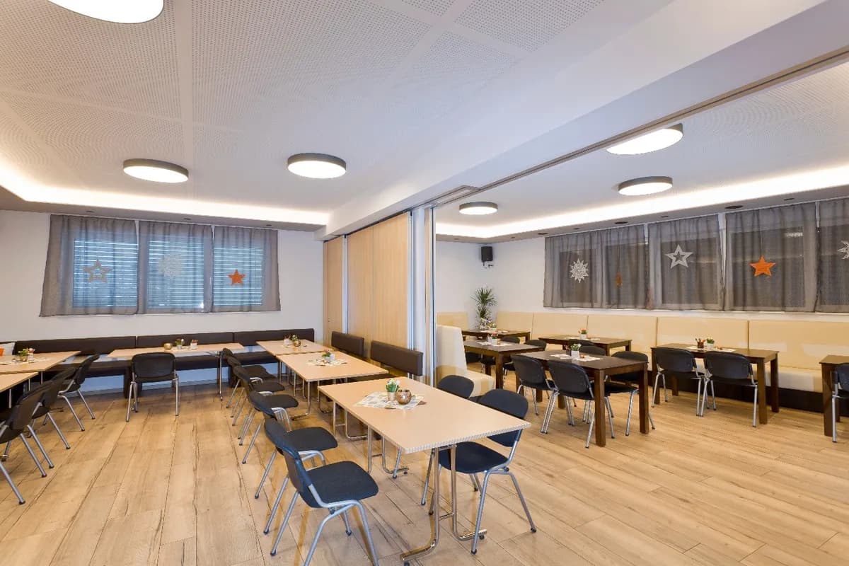 Gewerbeimmobilie mieten in Ried im Innkreis – 150 m², € 2.000 – Bild 2 von 7