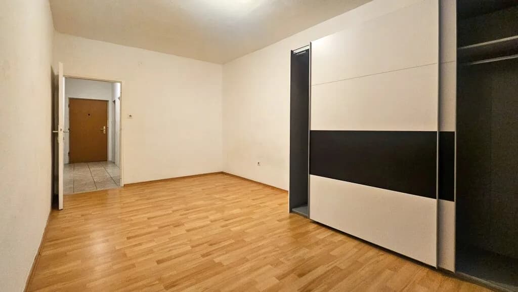 Wohnung kaufen in Sankt Pölten – 55,5 m², € 128.000 – Bild 2 von 11