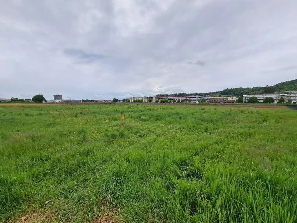Grundstück kaufen in Graz – 3 163 m², € 950.000