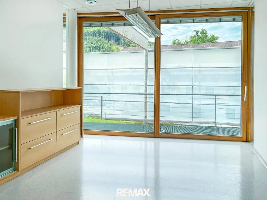 1-Zimmer-Gewerbeimmobilie mieten in Gmunden – 19 m², € 432 – Bild 3 von 5