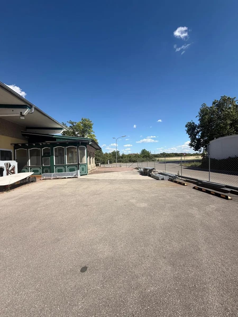 Gewerbeimmobilie mieten in Baden – 559 m², € 7.600 – Bild 8 von 32