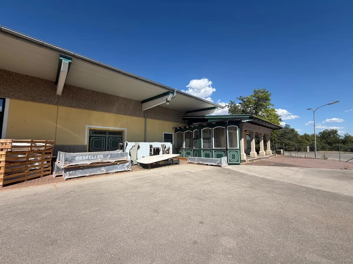Gewerbeimmobilie mieten in Baden – 559 m², € 7.600 – Bild 10 von 32