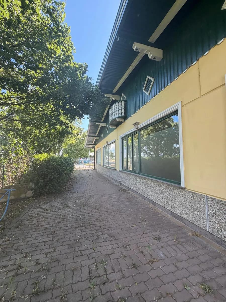 Gewerbeimmobilie mieten in Baden – 559 m², € 7.600 – Bild 17 von 32