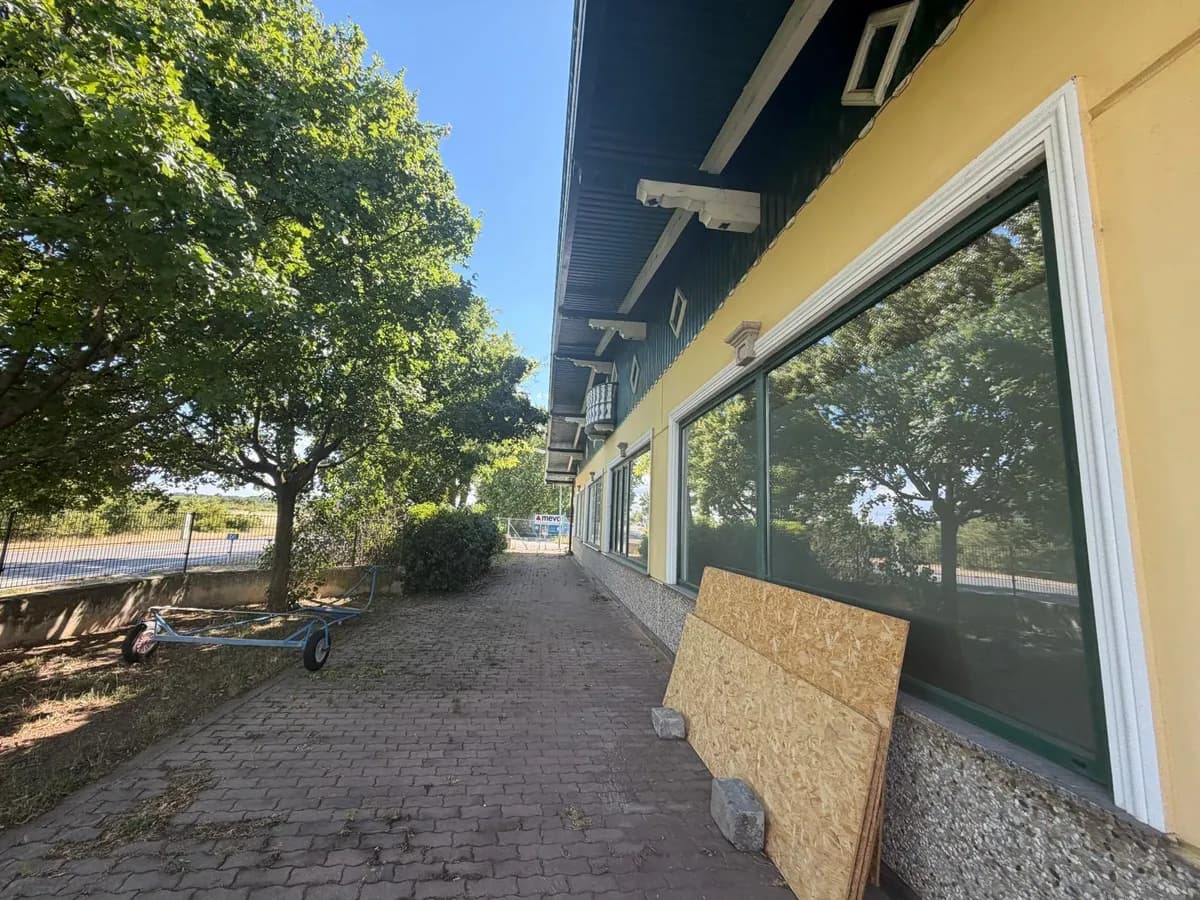 Gewerbeimmobilie mieten in Baden – 559 m², € 7.600 – Bild 18 von 32