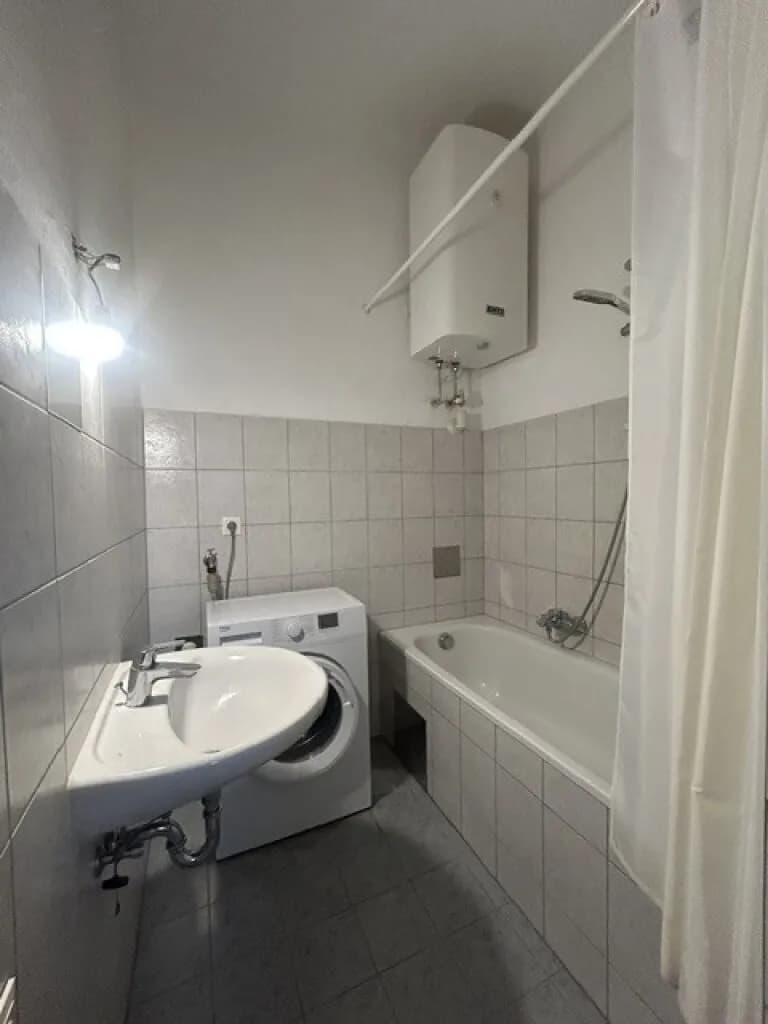Wohnung kaufen in Neunkirchen – 44,86 m², € 79.850 – Bild 12 von 12