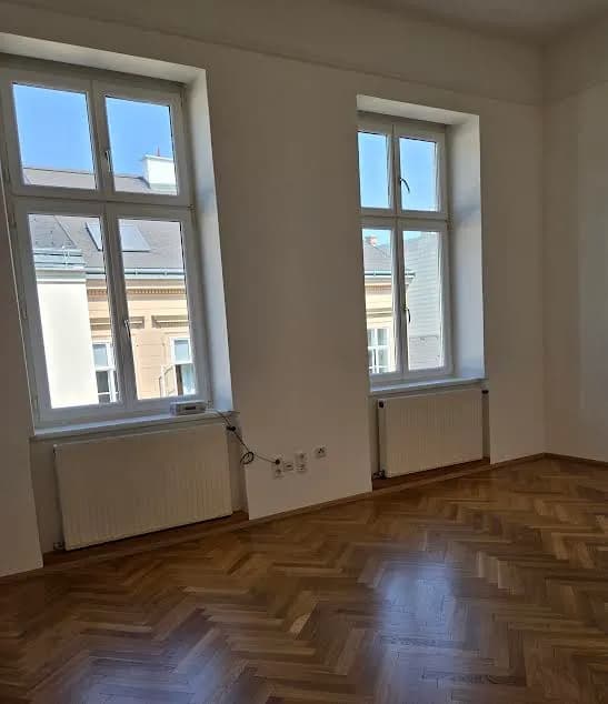 4-Zimmer-Gewerbeimmobilie mieten in Baden – 92 m², € 1.485