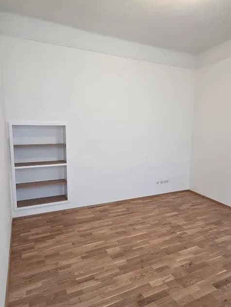 4-Zimmer-Gewerbeimmobilie mieten in Baden – 92 m², € 1.485 – Bild 8 von 15