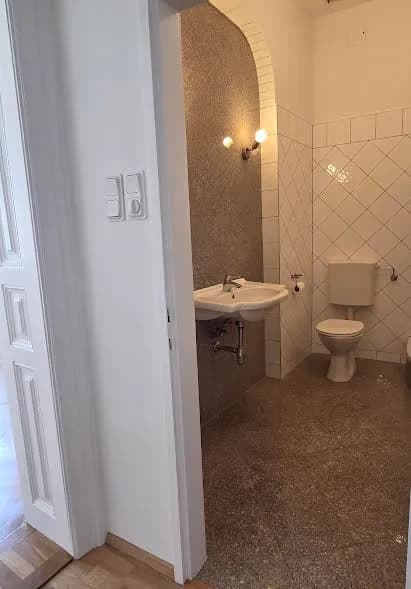 4-Zimmer-Gewerbeimmobilie mieten in Baden – 92 m², € 1.485 – Bild 13 von 15