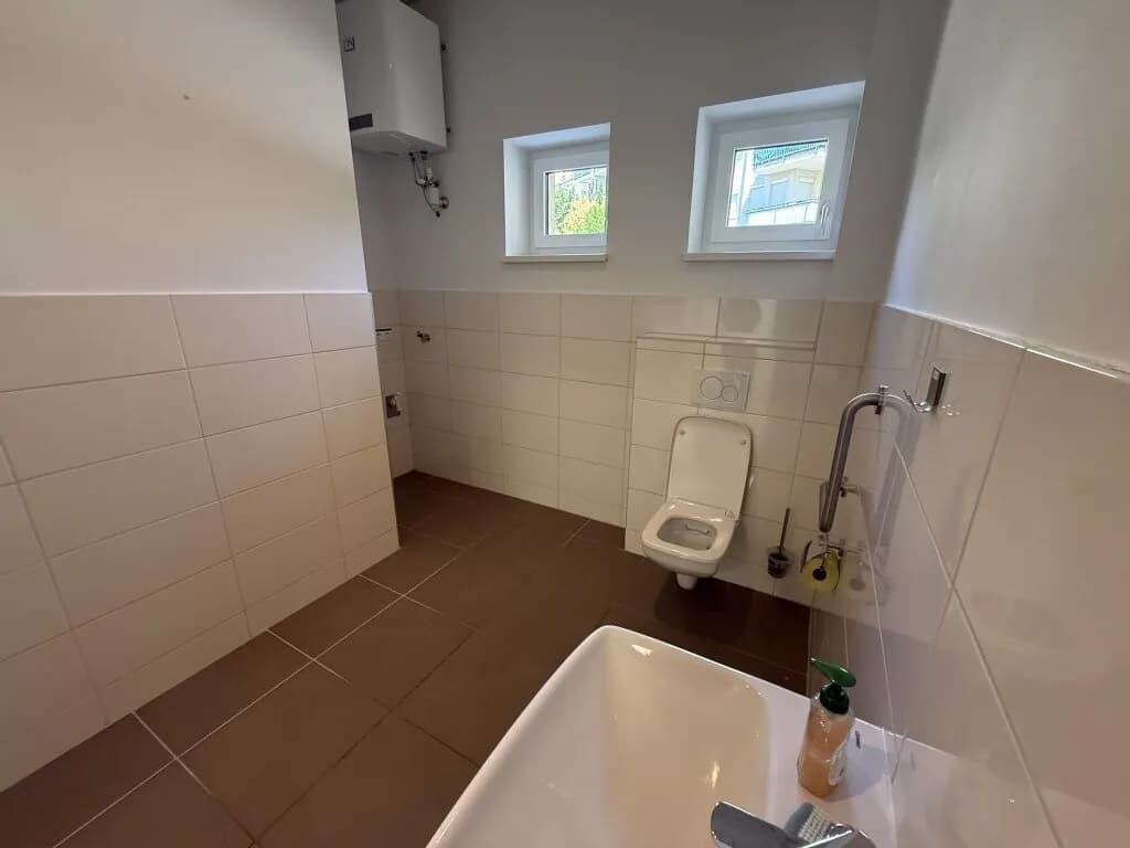 4-Zimmer-Gewerbeimmobilie mieten in Baden – 149 m², € 2.225 – Bild 10 von 12