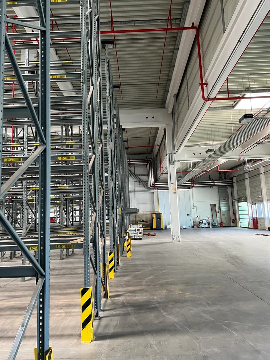 Gewerbeimmobilie mieten in Villach Land – 2 700 m², € 5 – Bild 2 von 9