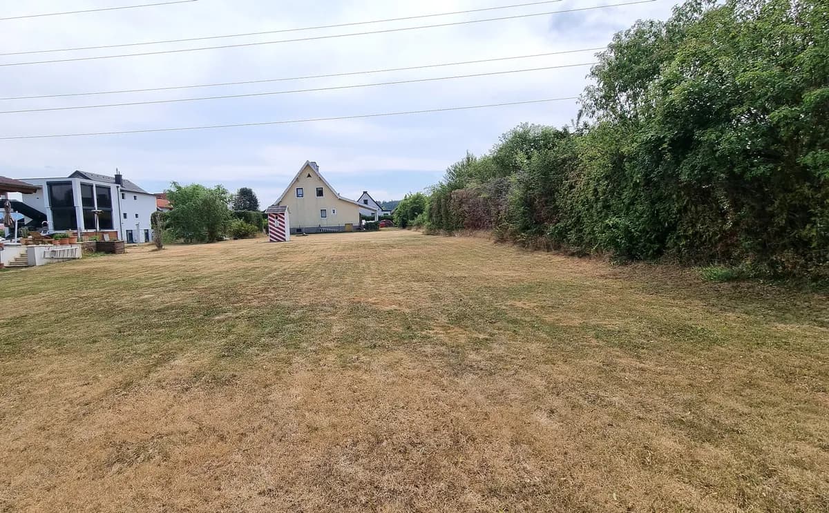 Grundstück kaufen in Neunkirchen – 1 478 m², € 420.000