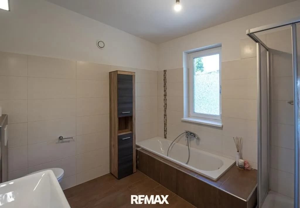 5-Zimmer-Haus kaufen in Gmunden – 170 m², € 535.000 – Bild 8 von 12
