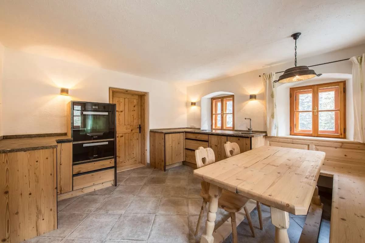 9-Zimmer-Immobilie mieten in Kitzbühel – 400 m², € 15.400 – Bild 5 von 11