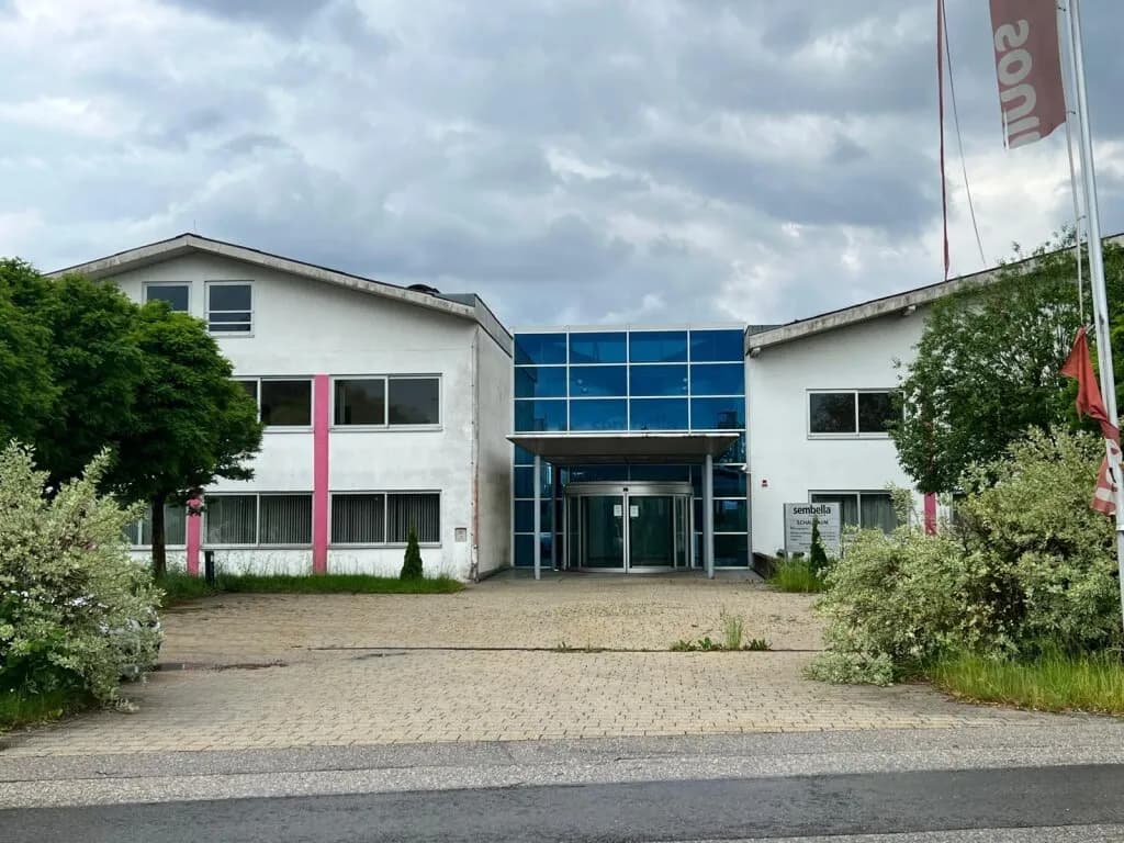 Gewerbeimmobilie kaufen in Vöcklabruck – 8 995 m², € 5.650.000 – Bild 2 von 15