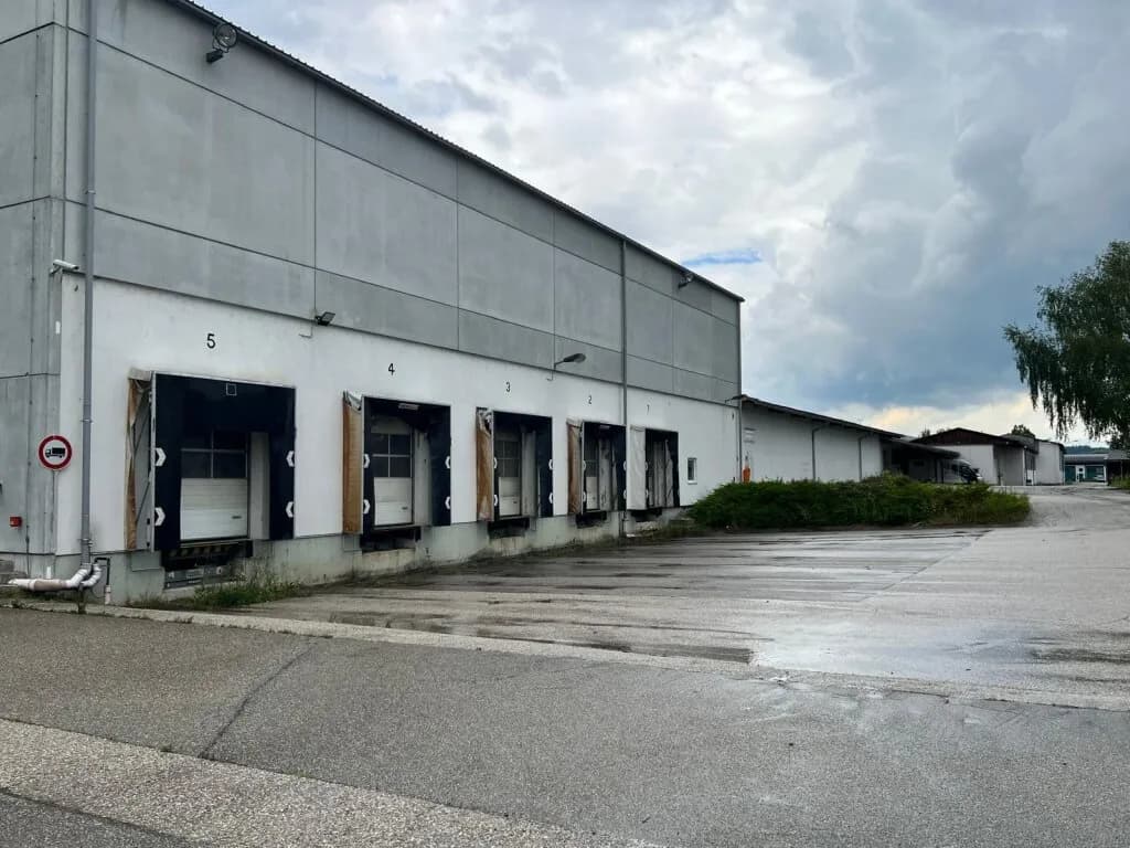 Gewerbeimmobilie kaufen in Vöcklabruck – 8 995 m², € 5.650.000 – Bild 5 von 15