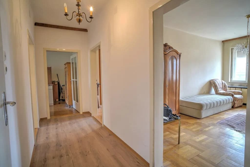 3-Zimmer-Wohnung kaufen in Wiener Neustadt – 88 m², € 220.000