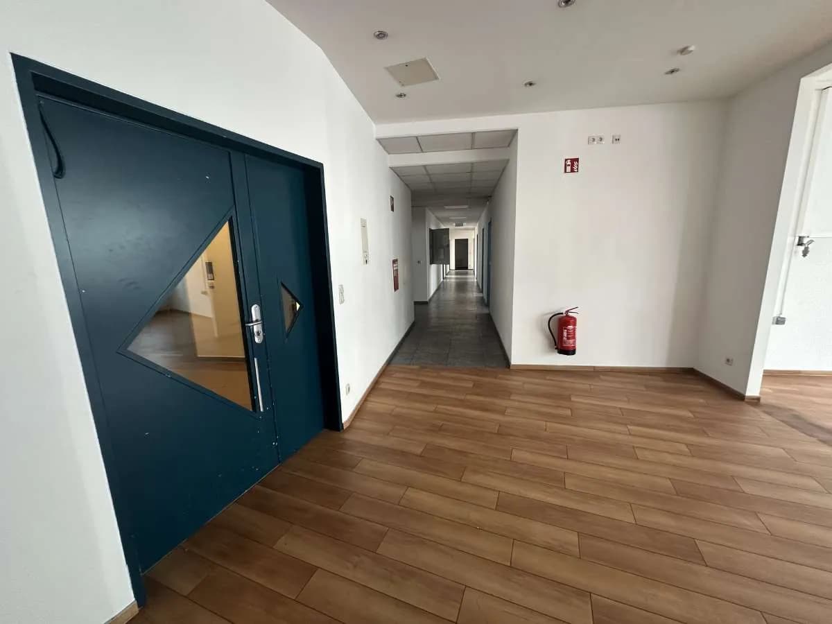 Gewerbeimmobilie mieten in Wien – 926 m², € 12 – Bild 3 von 12
